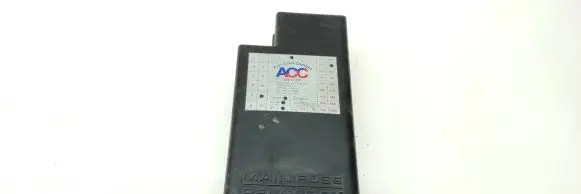 Subaru Forester SF Fuse box cover MB500100B