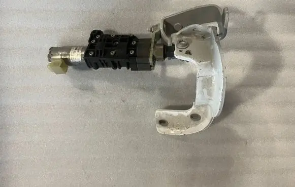 Audi A4 S4 B9 Tailgate/trunk/boot hinge 8W9827299
