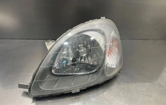 Toyota Yaris Headlight/headlamp