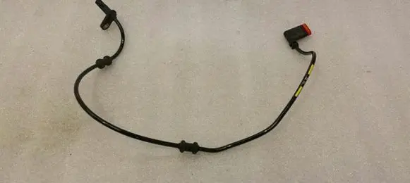 Mercedes-Benz E W212 ABS rear brake sensor A2129051001