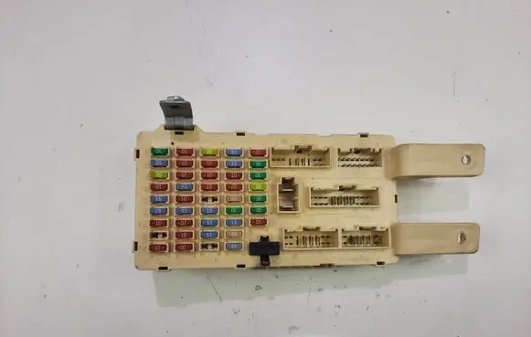 Hyundai Santa Fe Fuse module 919502B200
