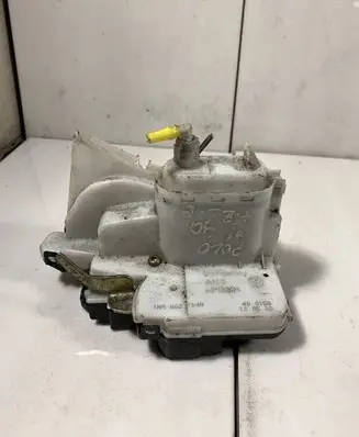 Volkswagen Polo III 6N 6N2 6NF Rear door lock 1HM862154A