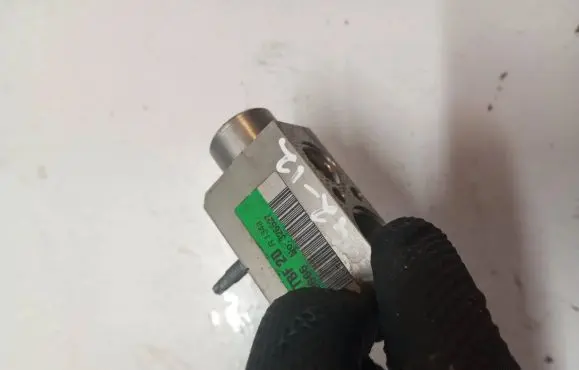 Air conditioning (A/C) expansion valve