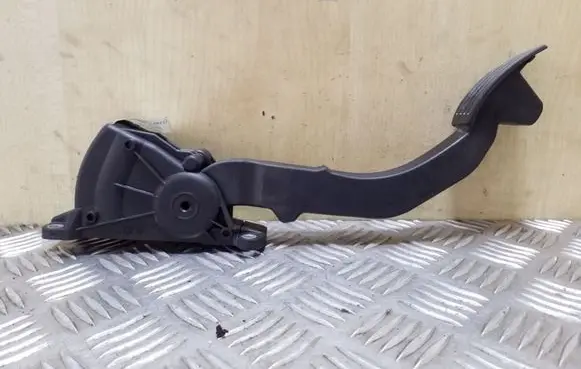 Ford Kuga I Accelerator throttle pedal 3M519F836BH 6PV00864138