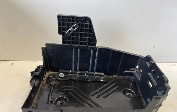 Battery box tray