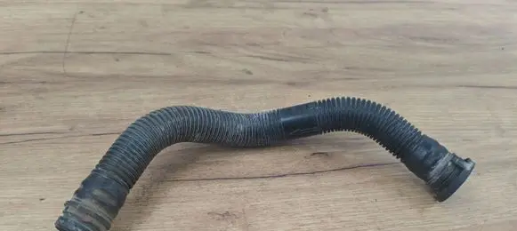 Volkswagen Touareg I Breather hose/pipe 7L0131625