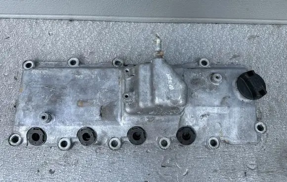 Nissan Patrol Y61 Rocker cam cover 13264VC102