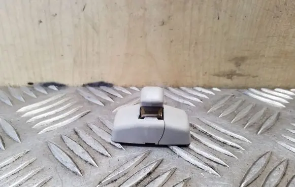Sun visor clip/hook/bracket