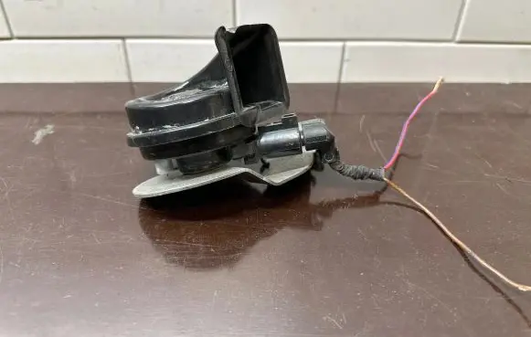 Audi A1 Horn signal 8X0951221A