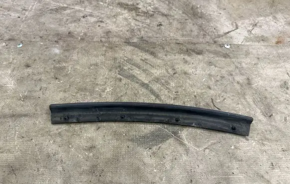 Volkswagen Tiguan Engine compartment rubber 5NA823709