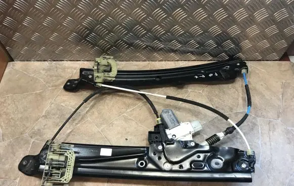 BMW 5 F10 F11 Front door electric window regulator 7248171