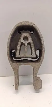 Volvo S70 V70 V70 XC Engine mounting bracket 30680705