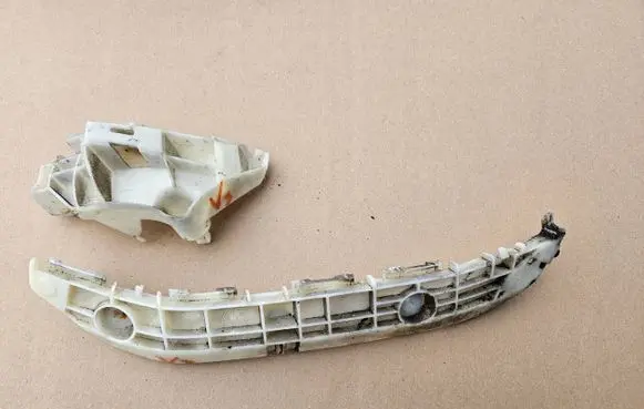 Toyota Verso-S Rear bumper mounting bracket 52575-52120