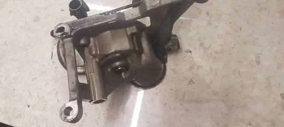 Audi A6 S6 C5 4B Oil pump 059115105H 870814146