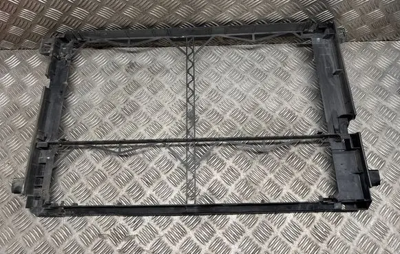 Mercedes-Benz SLK R172 Radiator mount bracket A0995001254 27102015