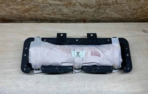 Mercedes-Benz GLE (W166 - C292) Knee airbag 1668600102