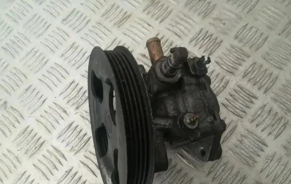 Mitsubishi Space Star Power steering pump
