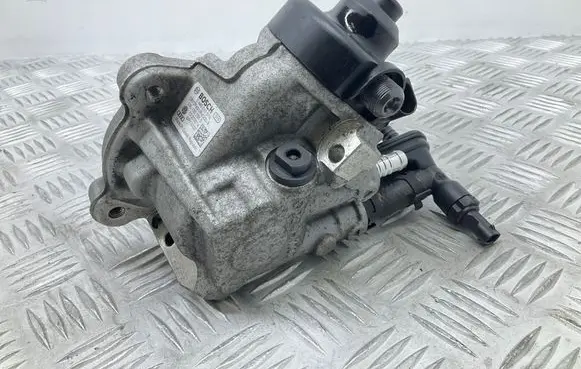 Skoda Yeti (5L) Fuel injection high pressure pump 03L130755D