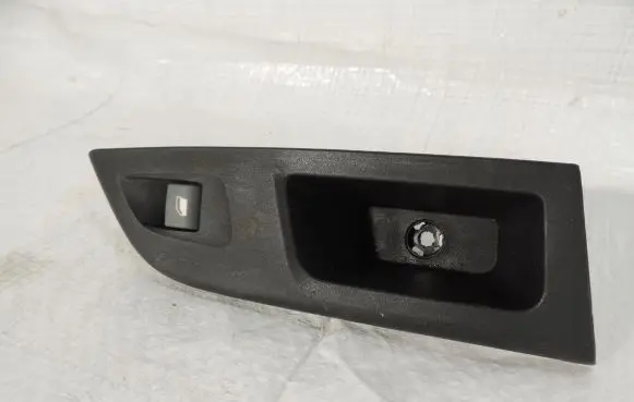 Opel Corsa F Quarter vent window switch 39176137