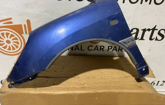 Daihatsu Sirion Fender 