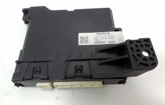 Toyota Auris E180 Other control units/modules 8865002D80