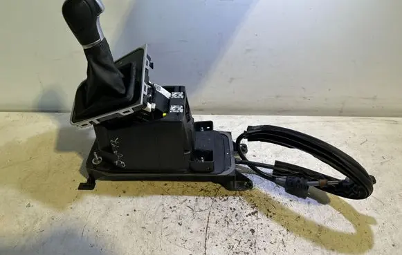 Volkswagen PASSAT B8 Gear shifter/selector 038211013L 3Q1713023P