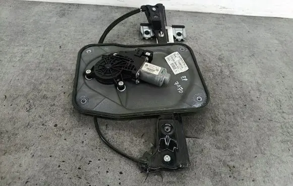 Skoda Fabia Mk2 (5J) Front door window regulator with motor