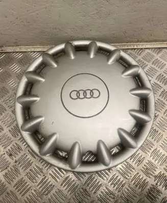 Audi A6 S6 C5 4B R15 wheel hub/cap/trim 8d0601147