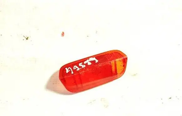 Volkswagen Golf V Rear tail light reflector 