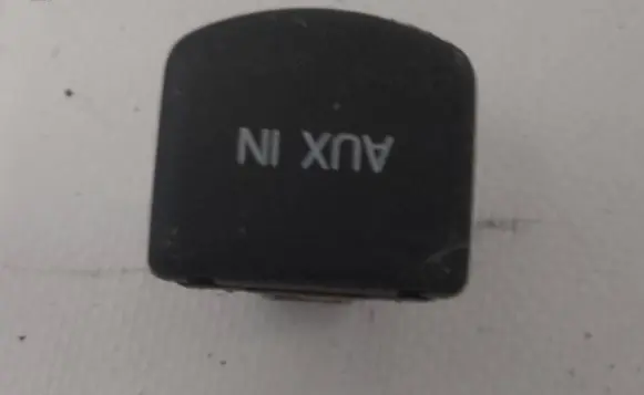 Volkswagen Polo V 6R AUX in-socket connector 