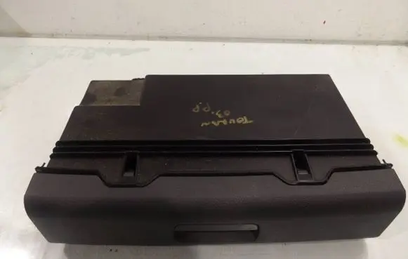 Volkswagen Touran I Glove box 1T0881580A