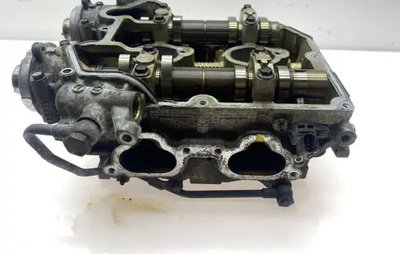 Subaru Legacy Engine head 