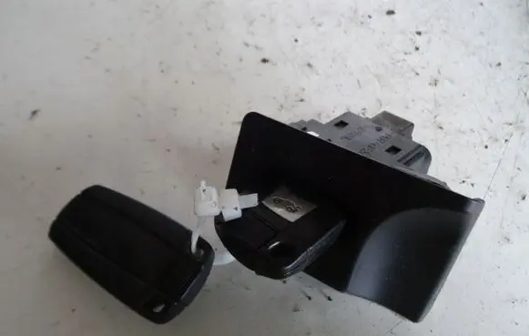 BMW 3 E90 E91 Ignition lock 6954720