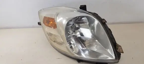 Toyota Yaris Headlight/headlamp 811500D120