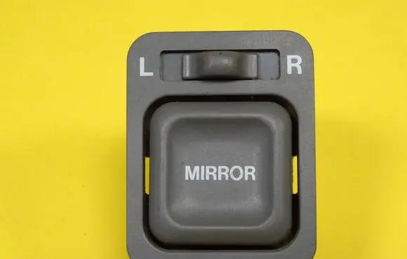 Honda CR-V Wing mirror switch 1834982