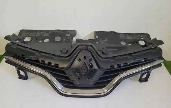 Renault Captur Front bumper upper radiator grill