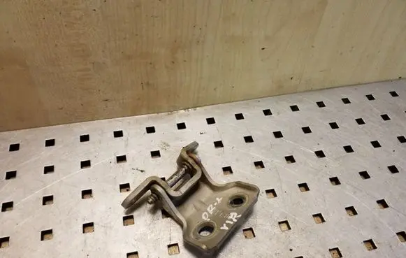 Opel Frontera B Front door upper hinge