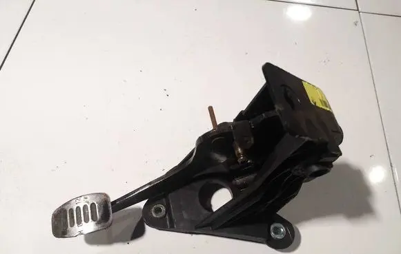 Renault Laguna III Clutch pedal 465030297r