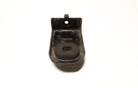 Radiator mount bracket