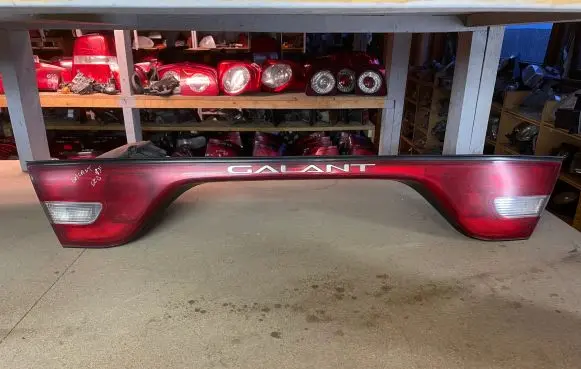 Mitsubishi Galant Tailgate rear/tail lights 0431596