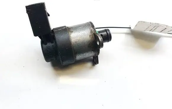 Mercedes-Benz E W211 Fuel pressure sensor 0928400677 3070532286