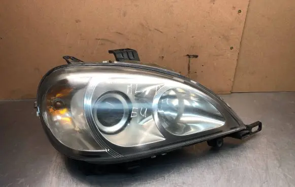 Mercedes-Benz ML W163 Headlight/headlamp 22315600 22316900
