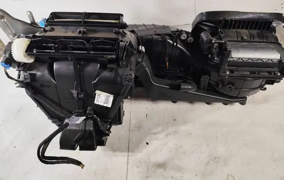Volkswagen Golf VI Interior heater climate box assembly 5K1820003AP