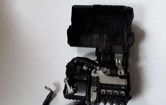 Opel Corsa E Battery control module 13491092