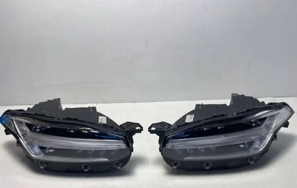 Volvo XC90 Headlight/headlamp 32228690 32228691