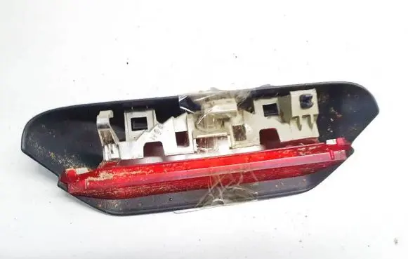 Toyota Yaris Third/center stoplight