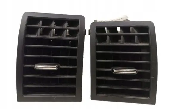 Volkswagen Touareg I Dashboard air vent grill cover trim 7L6819704L