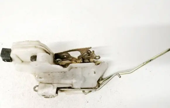Mitsubishi Pajero Front door lock