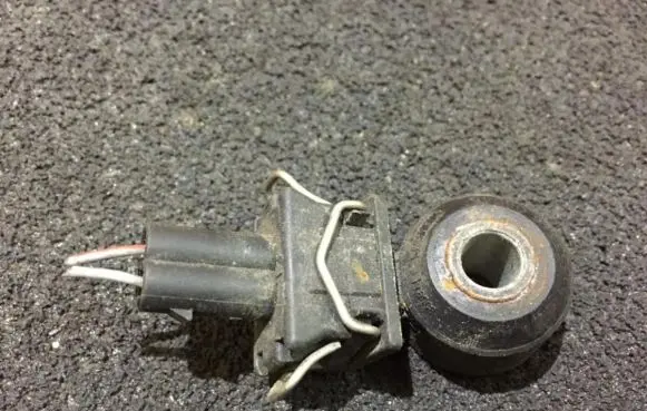 Detonation knock sensor
