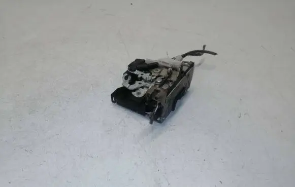 Audi A3 S3 8L Front door lock 8L1837016A